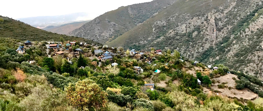 Vista de ecoaldea de Matavenero en León, Castilla y León