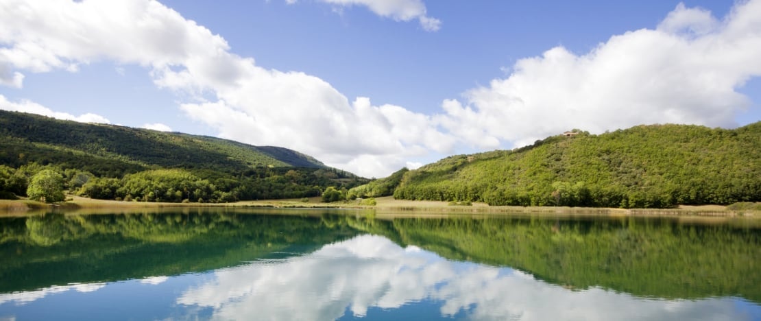 Estany de Montcortés de la ruta de El Cinquè Llac en Lérida, Cataluña